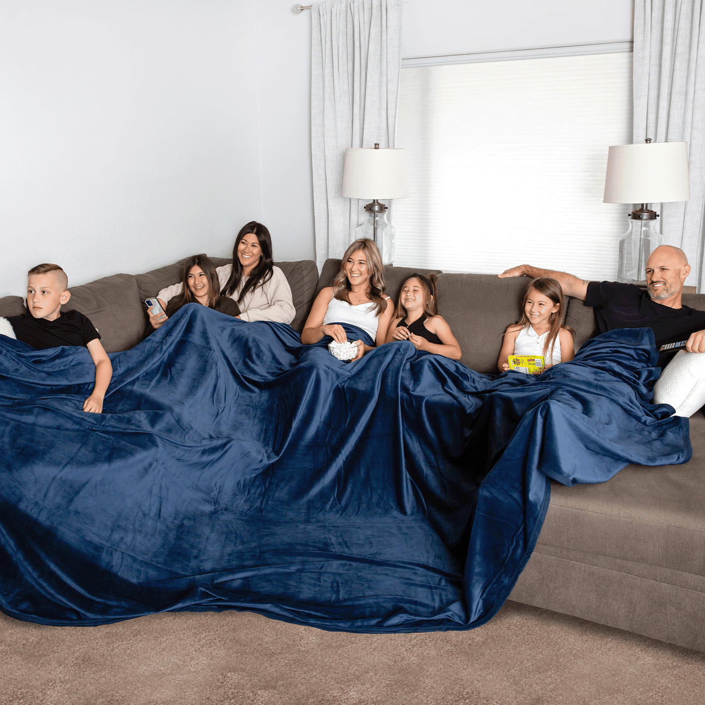 HomeSmart Weighted Comforter King Size 20lbs - Extra Fluffy Oversized Blanket 92x104